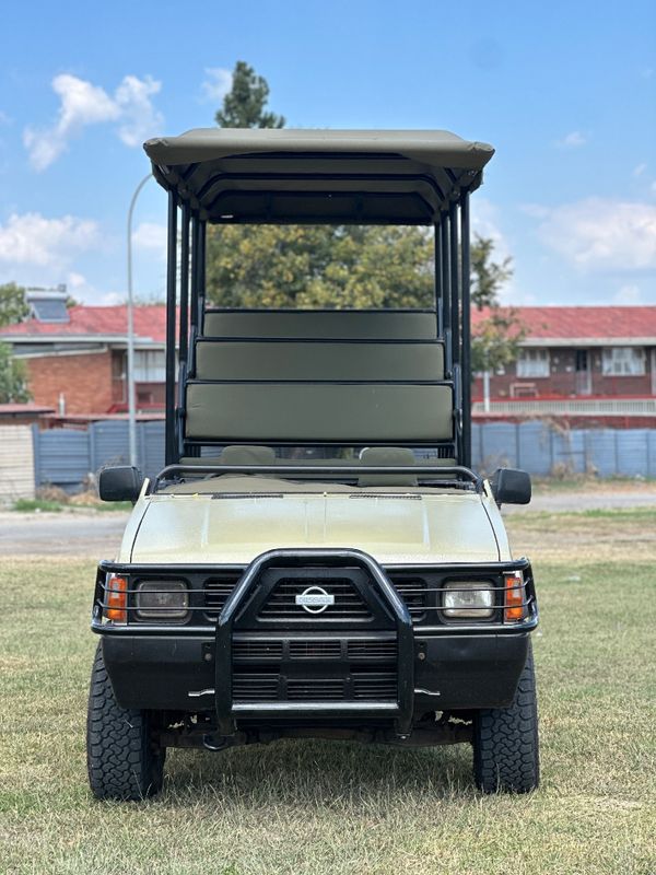 1999-Nissan-Hardbody-30i-V6-4X4-Game-Viewer image:1