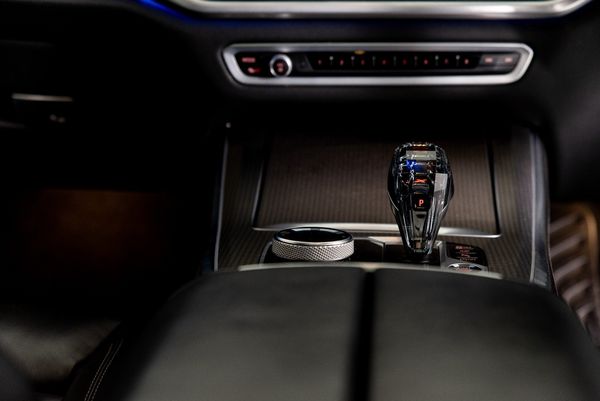 2021-BMW-X5-M50i image:7