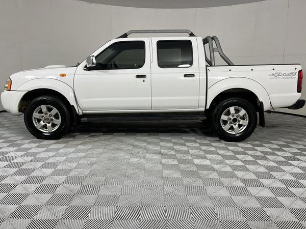 2019-Nissan-NP300-25-TDi-4x4-Double-Cab image:17