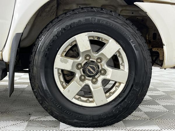 2019-Nissan-NP300-25-TDi-4x4-Double-Cab image:5