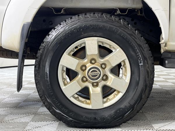 2019-Nissan-NP300-25-TDi-4x4-Double-Cab image:6