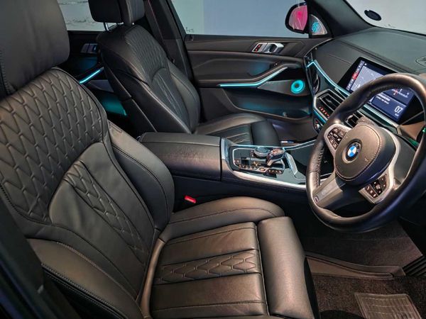 2023-BMW-X5-M50d image:15