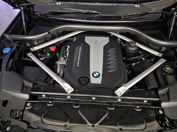 2023-BMW-X5-M50d image:19