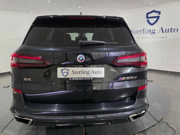 2023-BMW-X5-M50d image:7