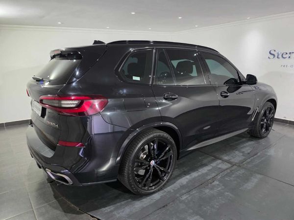 2023-BMW-X5-M50d image:8