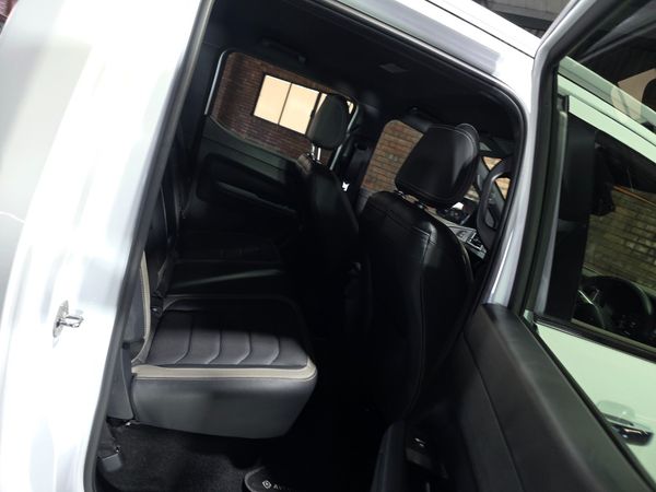 2025-Volkswagen-Amarok-30-TDI-V6-184kW-4Motion-Aventura-Auto-Double-Cab image:6
