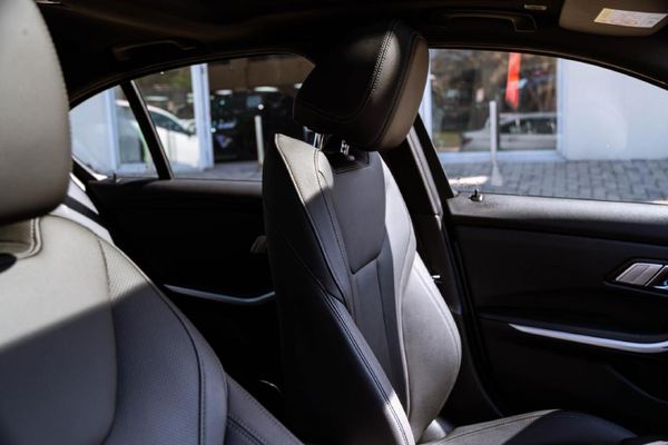 2023-BMW-3-Series-320d-M-Sport-Auto image:15