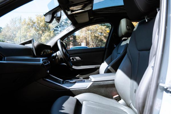 2023-BMW-3-Series-320d-M-Sport-Auto image:6