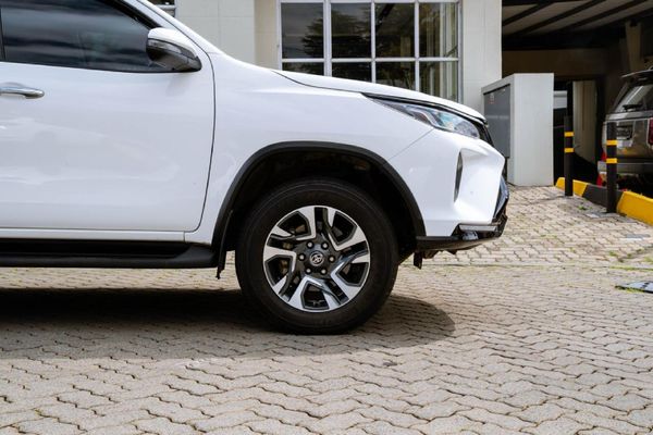 2024-Toyota-Fortuner-28-GD-6-4x4-Auto image:16