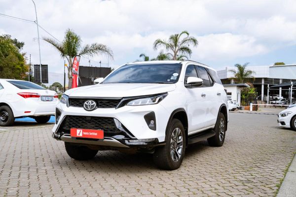 2024-Toyota-Fortuner-28-GD-6-4x4-Auto image:1