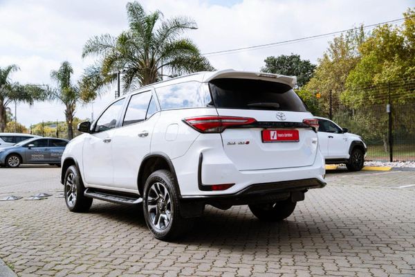 2024-Toyota-Fortuner-28-GD-6-4x4-Auto image:4