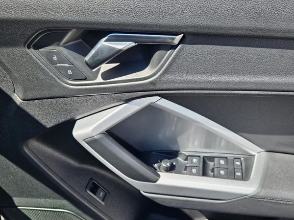2022-Audi-Q3-Sportback-20-TFSI-quattro-Auto-S-Line-40-TFSI image:6