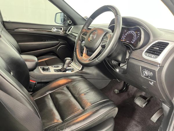 2019-Jeep-Grand-Cherokee-36-Overland image:9