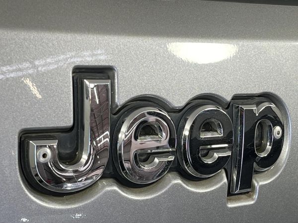 2019-Jeep-Grand-Cherokee-36-Overland image:11