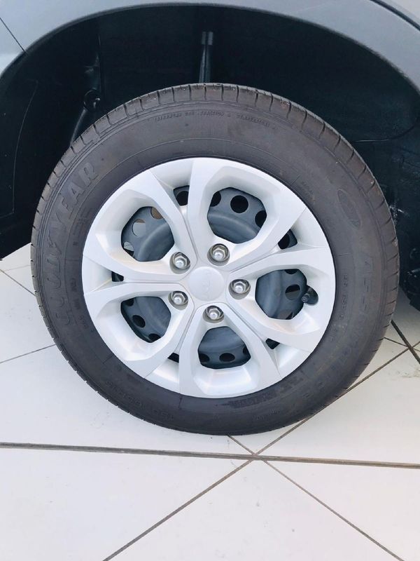 2024-Kia-Sonet-15-LX image:4