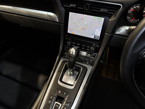2017-Porsche-911-Turbo-Auto image:9