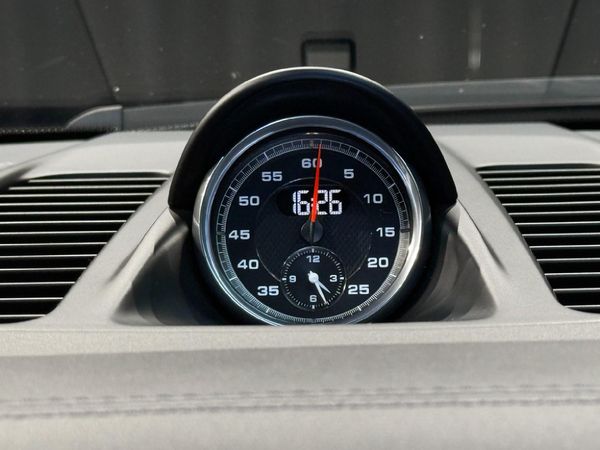2017-Porsche-911-Turbo-Auto image:10