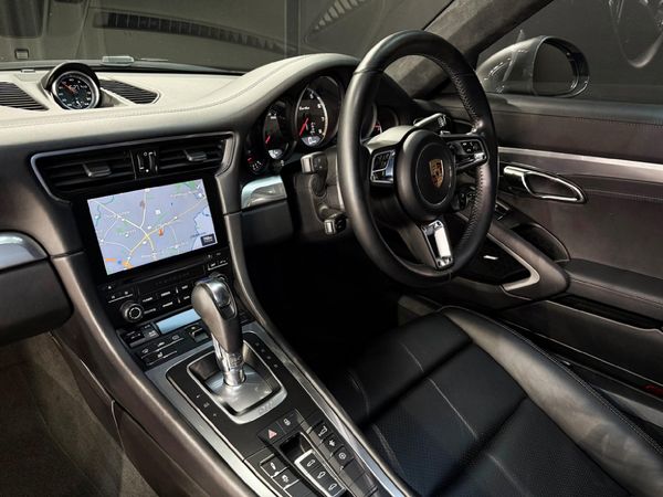 2017-Porsche-911-Turbo-Auto image:11