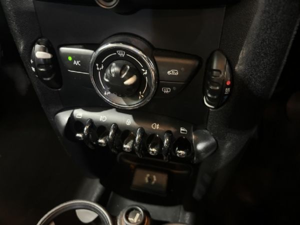 2013-MINI-Hatch-Cooper image:8