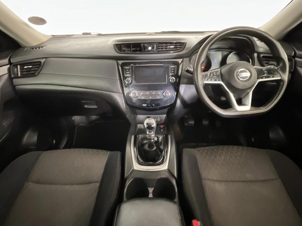 2022-Nissan-X-Trail-20-Visia image:1