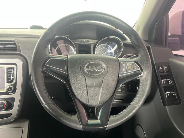 2021-JAC-T8-19-TDI-Lux-4x4-Double-Cab image:11