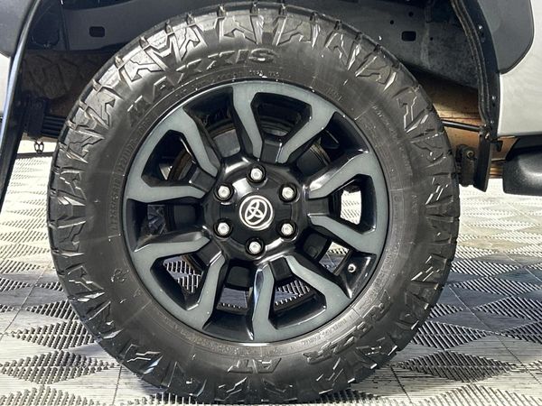 2022-Toyota-Hilux-28-GD-6-Raised-Body-Legend-4x4-Double-Cab image:7