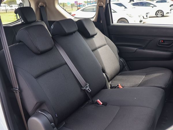 2026-Suzuki-Ertiga-15-GA image:25