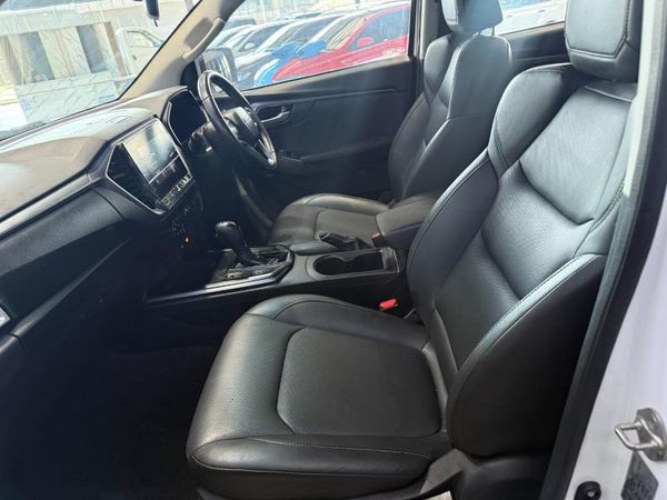 2023-Isuzu-D-Max-19-DDI-HR-LS-Auto-Double-Cab image:10