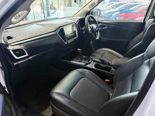 2023-Isuzu-D-Max-19-DDI-HR-LS-Auto-Double-Cab image:1