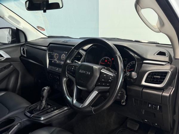 2023-Isuzu-D-Max-19-DDI-HR-LS-Auto-Double-Cab image:7