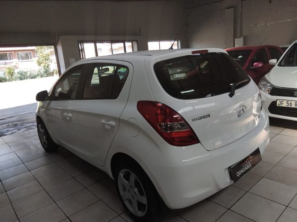 2010-Hyundai-i20-16 image:4