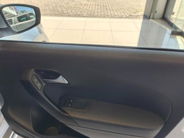2024-Volkswagen-Polo-Vivo-14-Comfortline-5-dr image:13