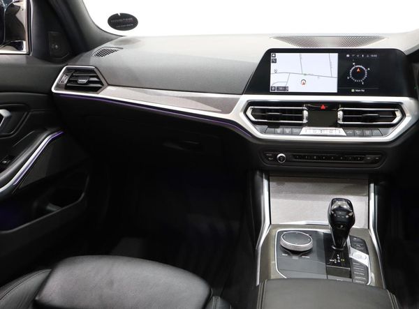 2020-BMW-3-Series-330is-Edition image:15