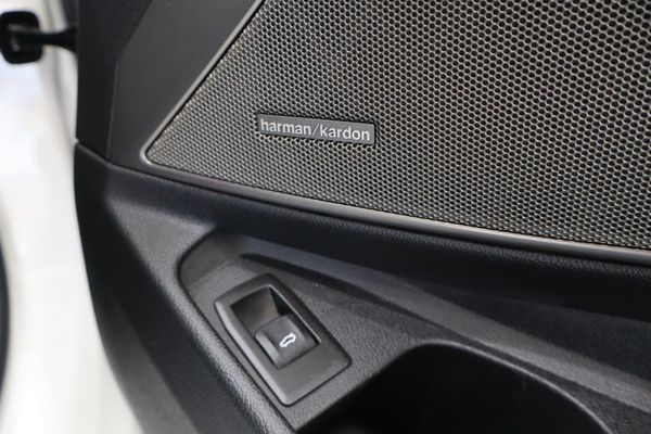 2020-BMW-3-Series-330is-Edition image:23