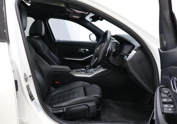 2020-BMW-3-Series-330is-Edition image:27