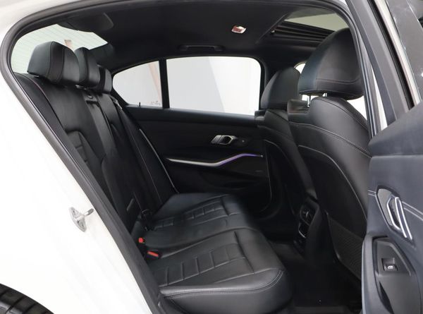 2020-BMW-3-Series-330is-Edition image:29