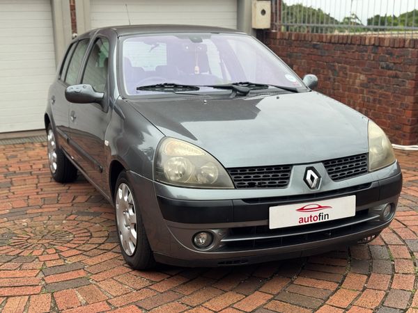 2004-Renault-Clio-Automatic image:1