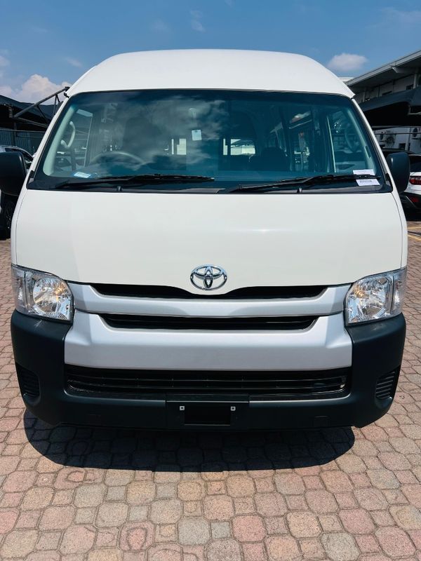 2026-Toyota-Quantum-25-D-4D-Sesfikile-16-seat-Diesel-Manual image:7