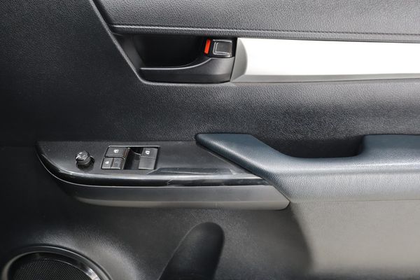 2022-Toyota-Hilux-20-VVTi-Single-Cab image:15
