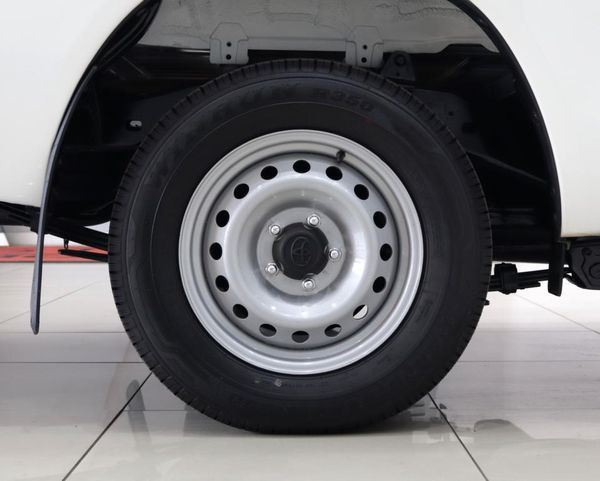 2022-Toyota-Hilux-20-VVTi-Single-Cab image:7