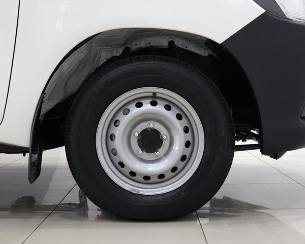 2022-Toyota-Hilux-20-VVTi-Single-Cab image:8