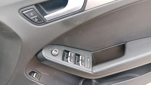 2015-Audi-A4-Avant-20-TDI-S-Auto image:14