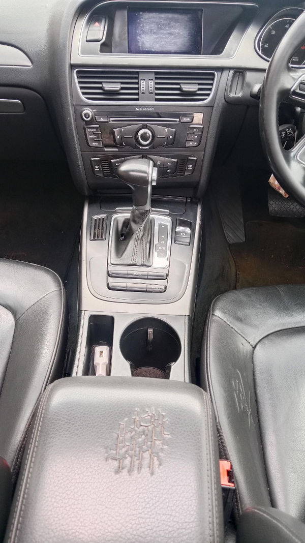 2015-Audi-A4-Avant-20-TDI-S-Auto image:17