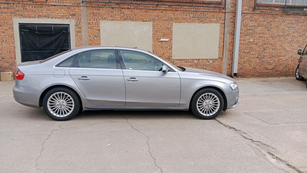 2015-Audi-A4-Avant-20-TDI-S-Auto image:7