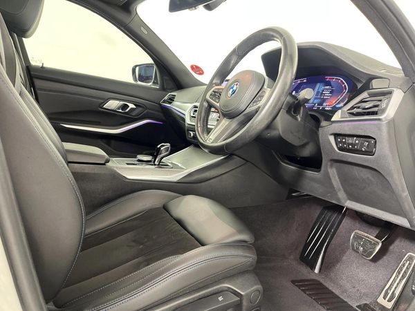 2022-BMW-3-Series-320i-M-Mzansi-Edition-Auto-g20 image:9
