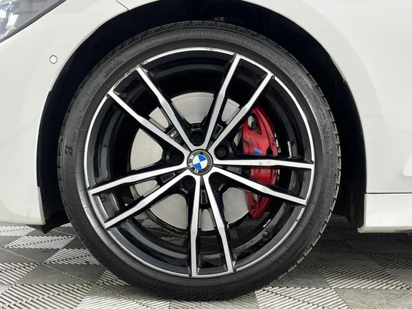 2022-BMW-3-Series-320i-M-Mzansi-Edition-Auto-g20 image:4
