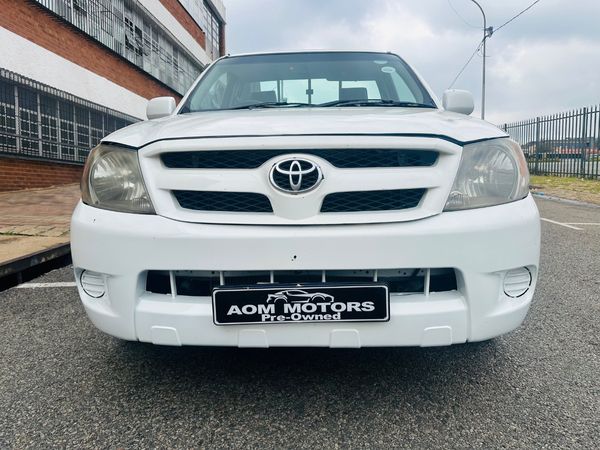 2010-Toyota-Hilux-20-VVTi-Single-Cab image:1