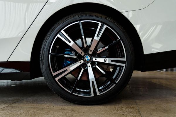 2025-BMW-5-Series-520d-M-Sport-Pro image:10