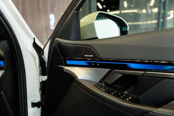 2025-BMW-5-Series-520d-M-Sport-Pro image:12