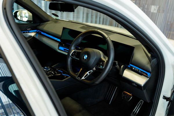 2025-BMW-5-Series-520d-M-Sport-Pro image:13